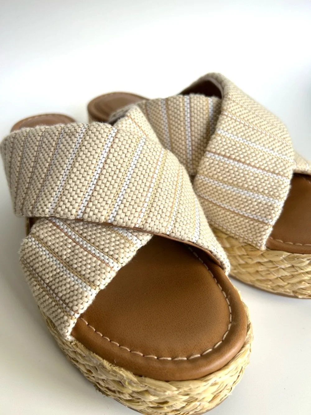 Universal Thread Desi Woven Crisscross Platform Slide Sandals - Cream
